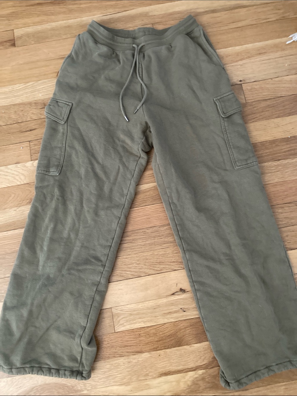Uniqlo Olive Cargo Sweatpants